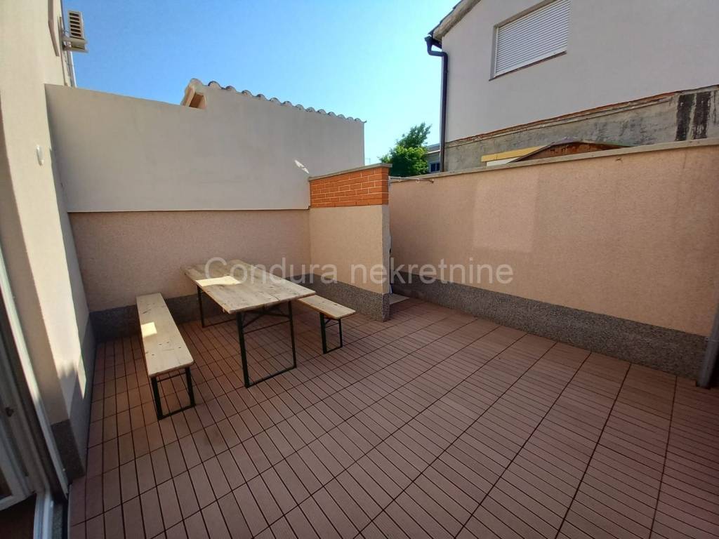 Apartman na moru, Prodaja, Nin, Nin