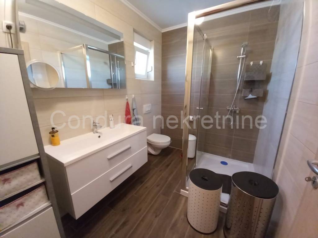 Apartman na moru, Prodaja, Nin, Nin