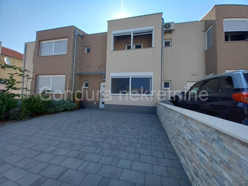 Apartman na moru, Prodaja, Nin, Nin