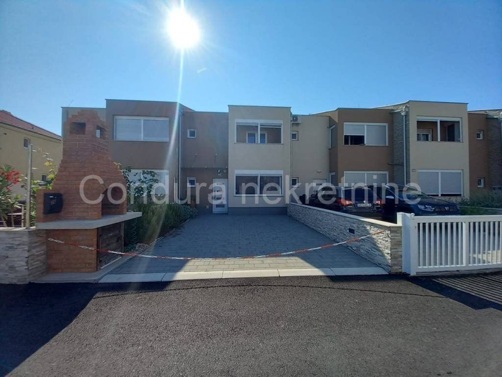 Apartman na moru, Prodaja, Nin, Nin