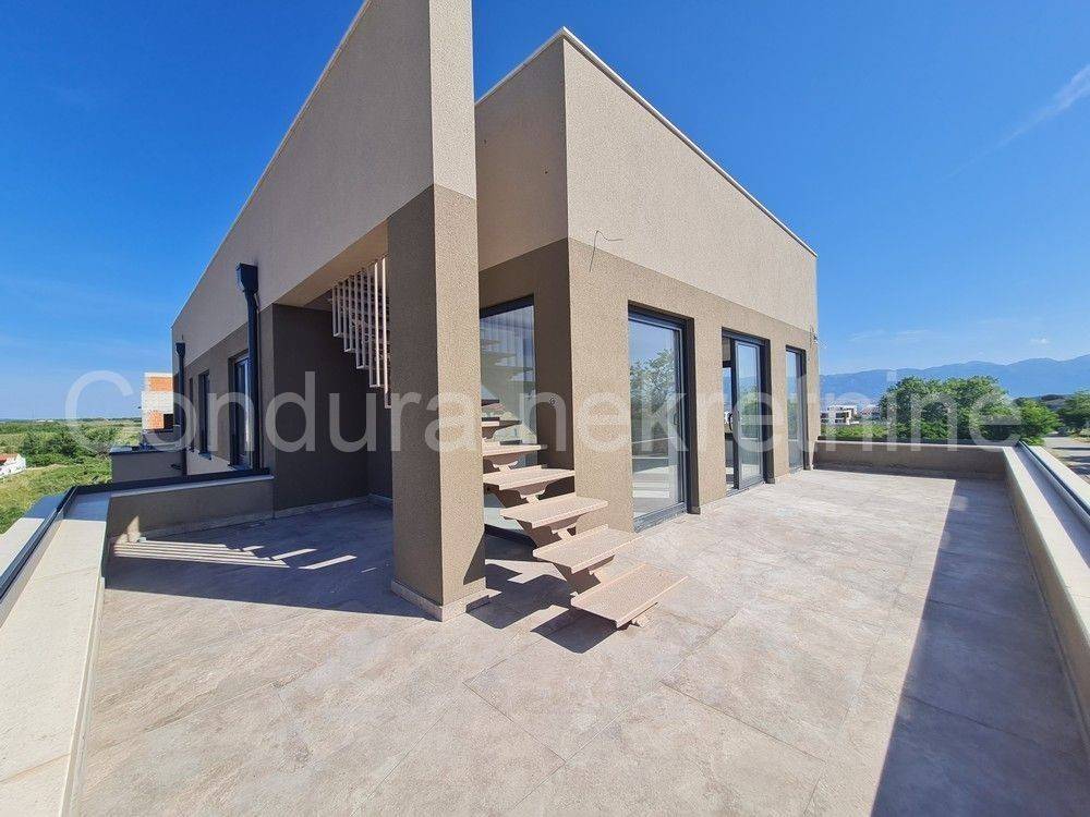 Apartman na moru, Prodaja, Privlaka, Privlaka