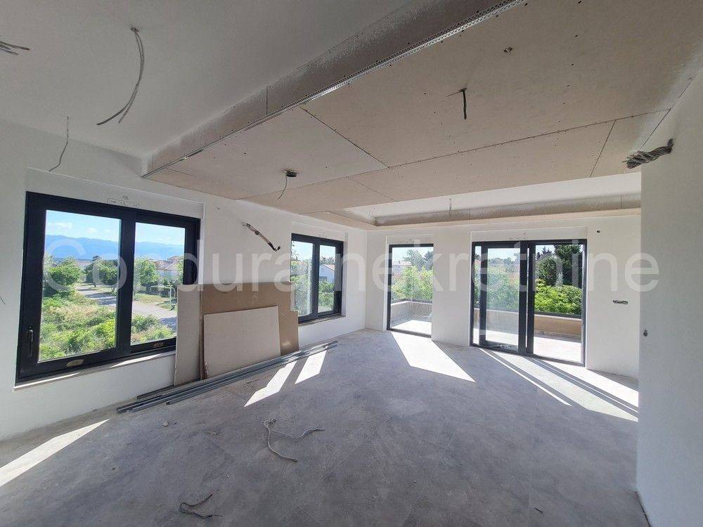 Apartman na moru, Prodaja, Privlaka, Privlaka