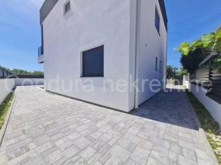Vila, Prodaja, Vir, Vir