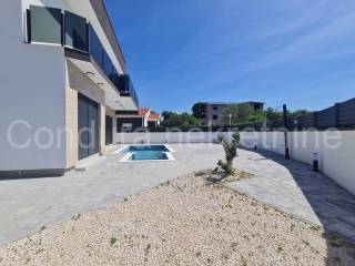 Vila, Prodaja, Vir, Vir