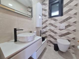 Vila, Prodaja, Vir, Vir