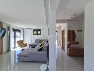 Vila, Prodaja, Vir, Vir