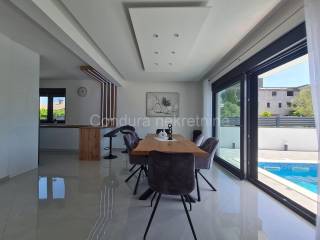 Vila, Prodaja, Vir, Vir