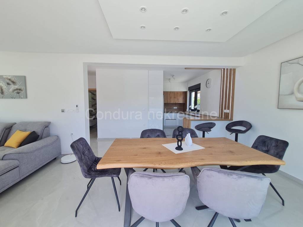 Vila, Prodaja, Vir, Vir