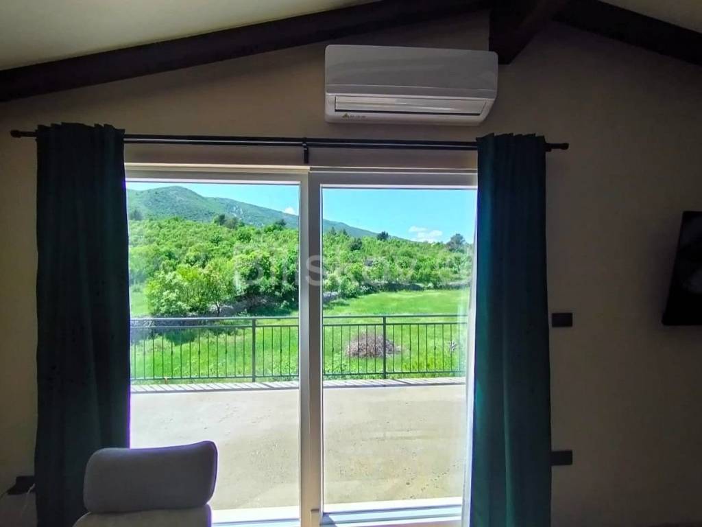 Samostojeća kuća, Prodaja, Lećevica, Lećevica