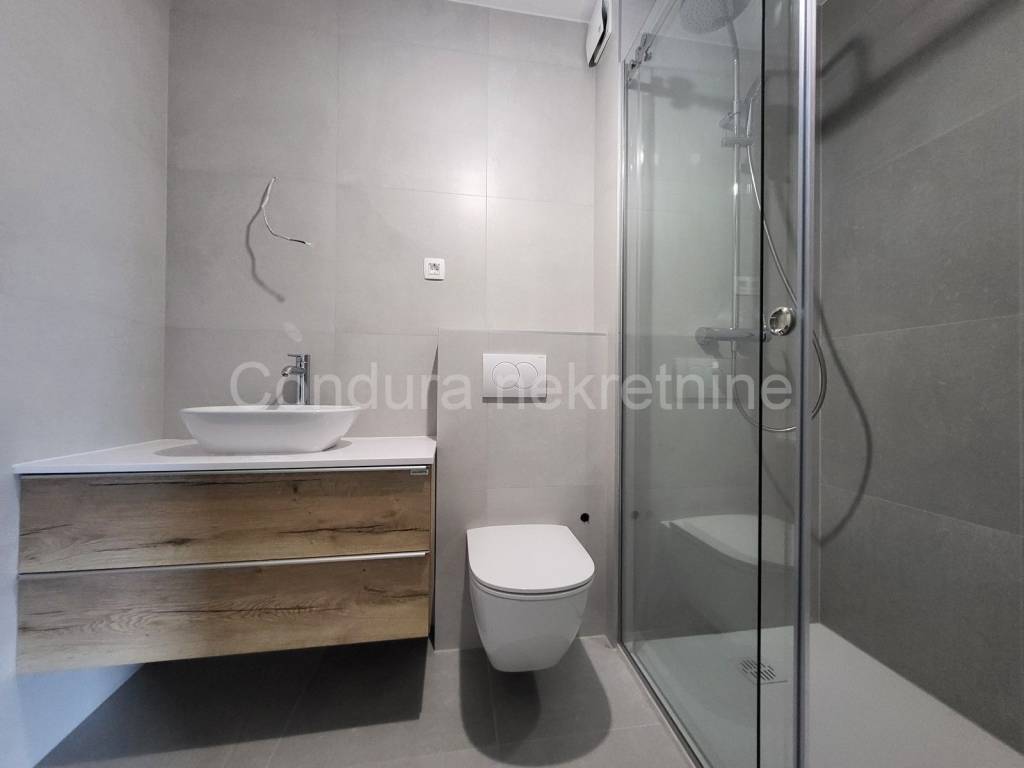 Apartman na moru, Prodaja, Privlaka, Privlaka