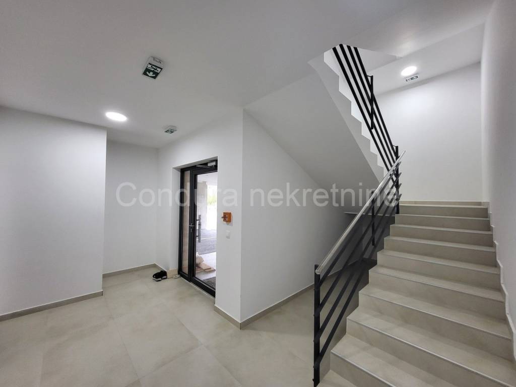Apartman na moru, Prodaja, Privlaka, Privlaka
