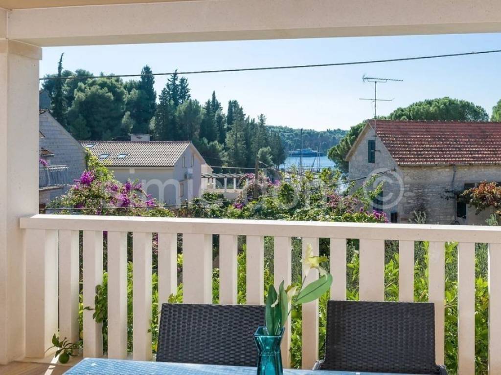 Apartman na moru, Prodaja, Milna, Milna