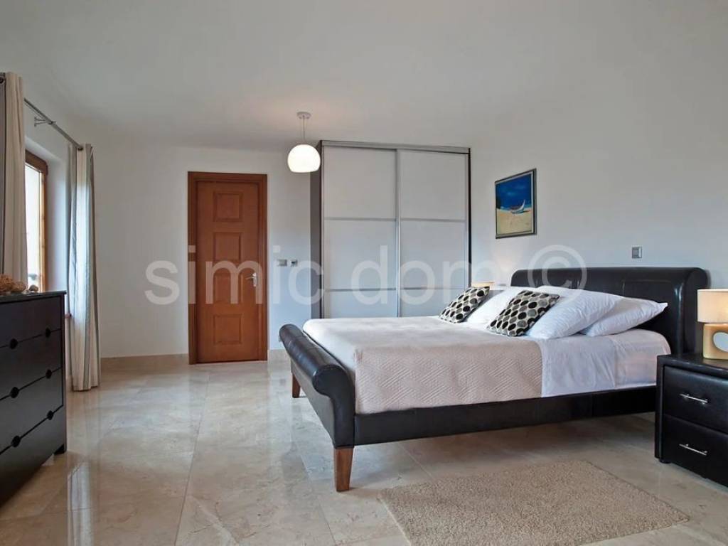 Apartman na moru, Prodaja, Milna, Milna