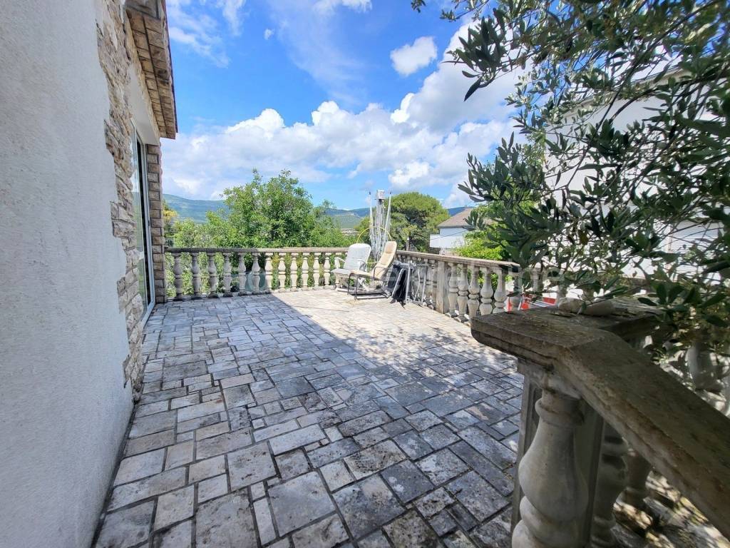 Apartmanska kuća, Prodaja, Benkovac, Donji Karin