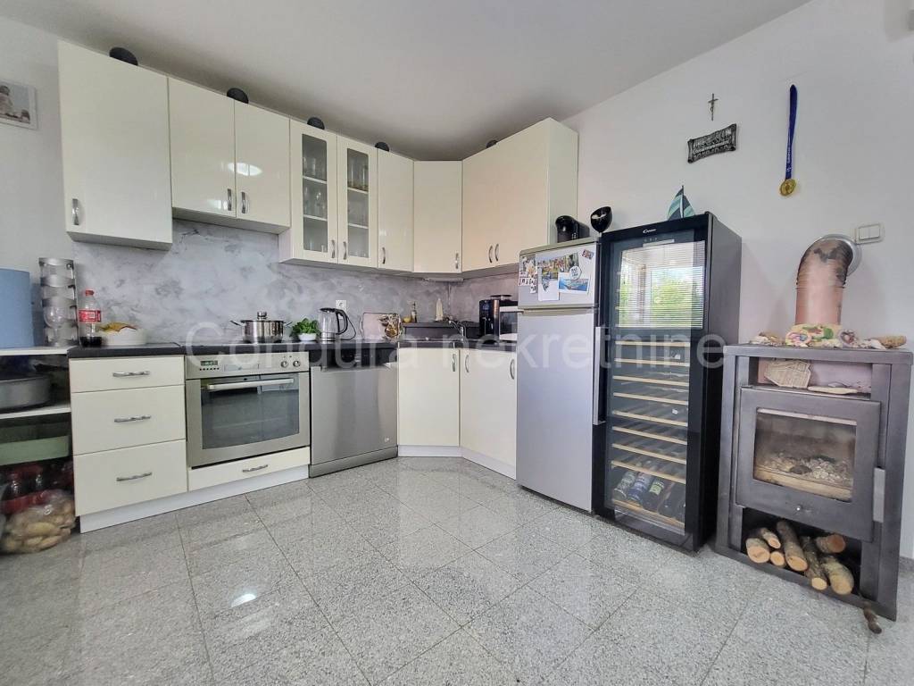 Apartmanska kuća, Prodaja, Benkovac, Donji Karin