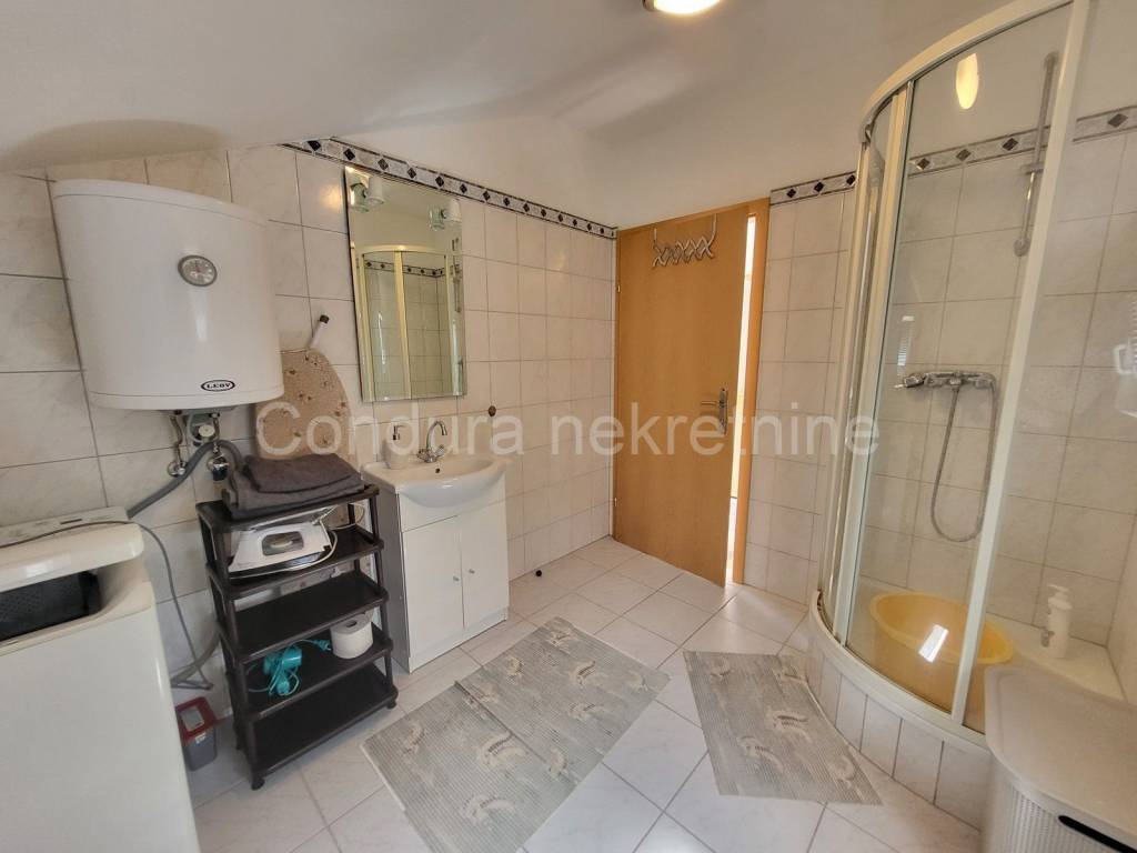 Apartmanska kuća, Prodaja, Benkovac, Donji Karin