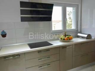 Apartmanska kuća, Prodaja, Okrug, Okrug Gornji