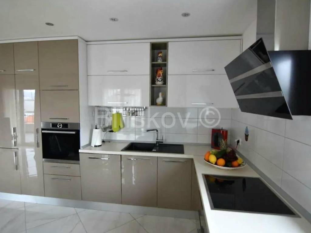 Apartmanska kuća, Prodaja, Okrug, Okrug Gornji