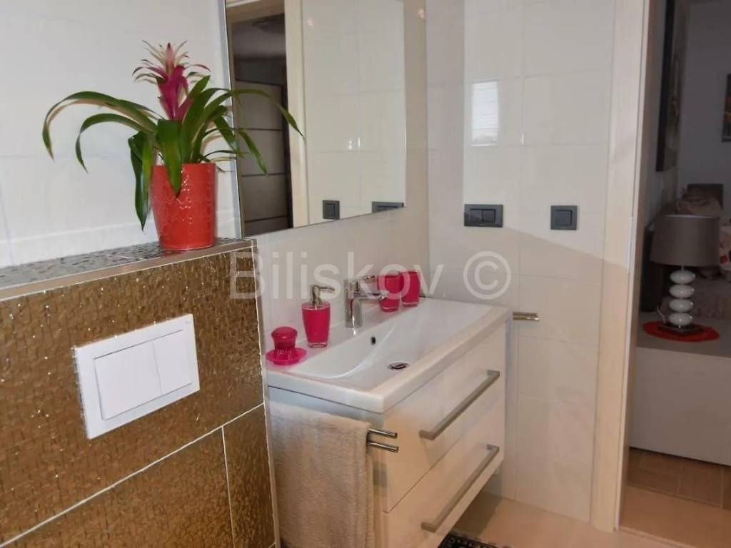 Apartmanska kuća, Prodaja, Okrug, Okrug Gornji
