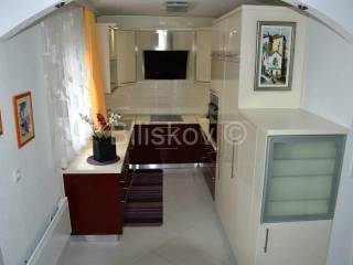 Apartmanska kuća, Prodaja, Okrug, Okrug Gornji