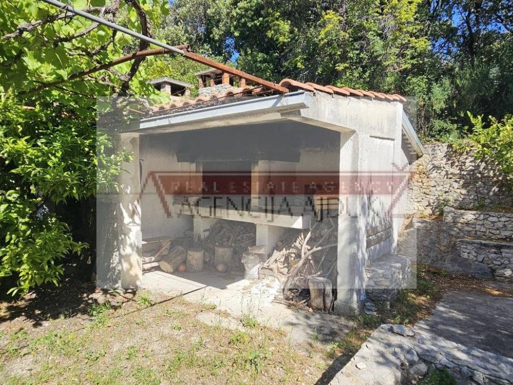 Kastela, Kastel Luksic