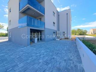 Apartman na moru, Prodaja, Nin, Nin
