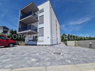 Apartman na moru, Prodaja, Vir, Vir