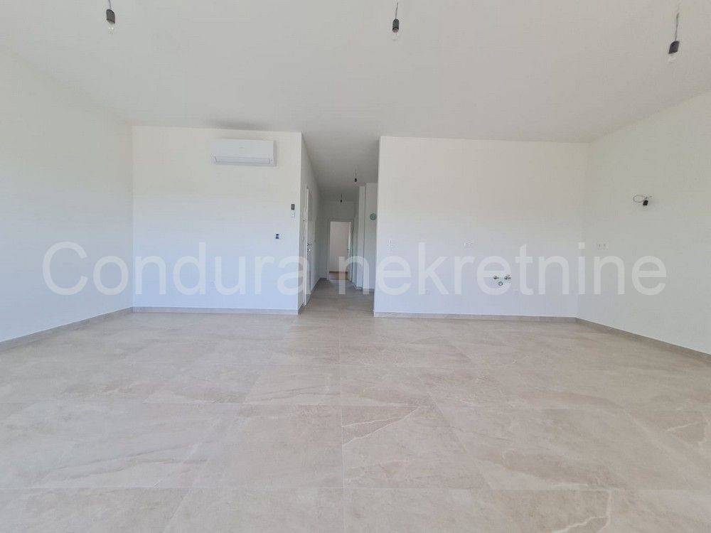 Apartman na moru, Prodaja, Vir, Vir