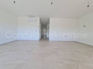 Apartman na moru, Prodaja, Vir, Vir