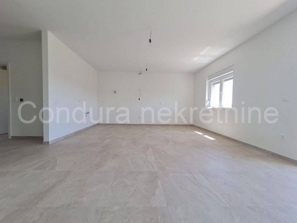 Apartman na moru, Prodaja, Vir, Vir