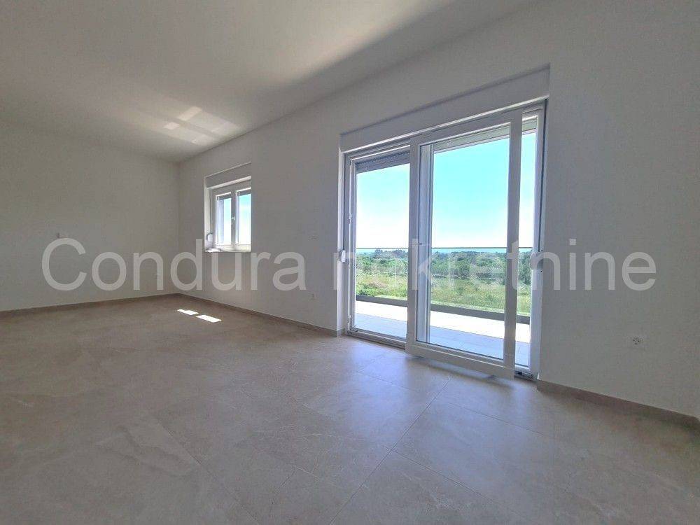 Apartman na moru, Prodaja, Vir, Vir