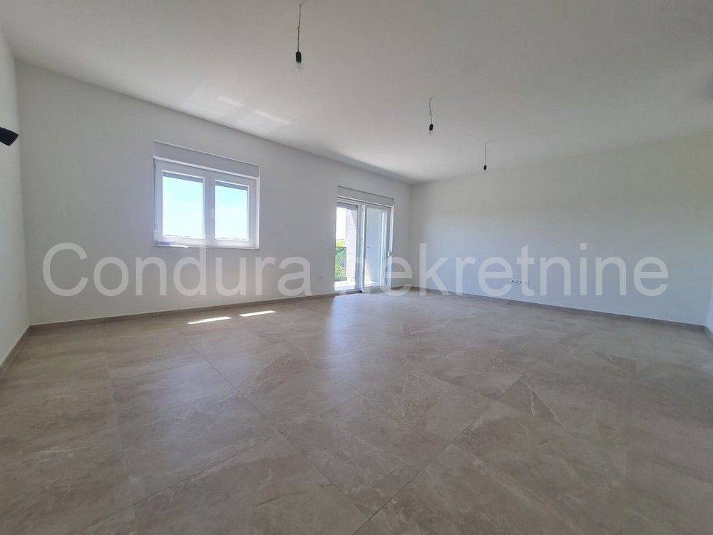 Apartman na moru, Prodaja, Vir, Vir