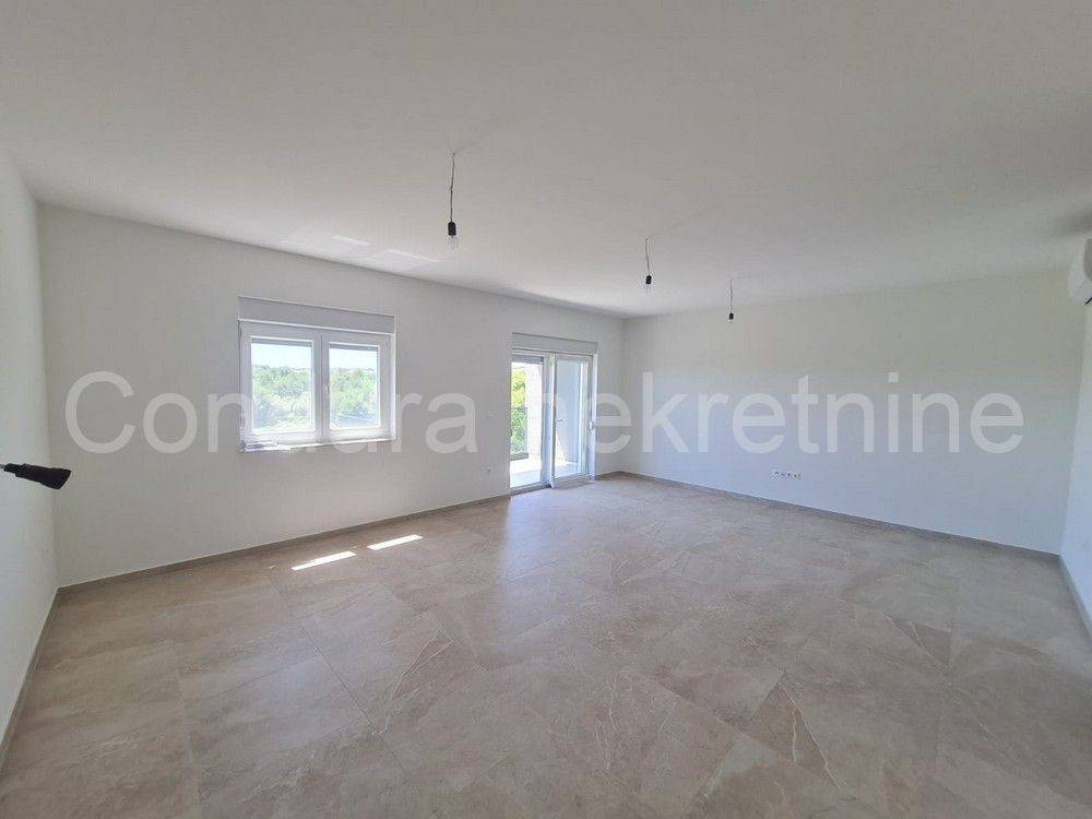 Apartman na moru, Prodaja, Vir, Vir
