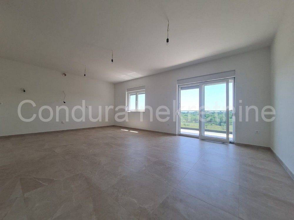 Apartman na moru, Prodaja, Vir, Vir