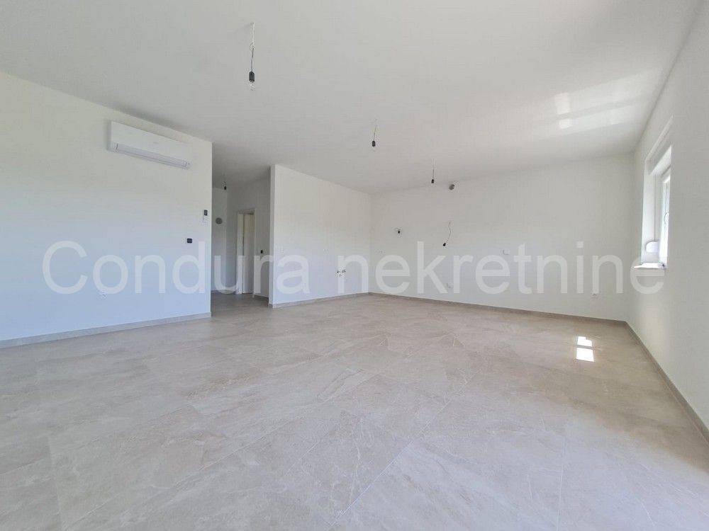 Apartman na moru, Prodaja, Vir, Vir