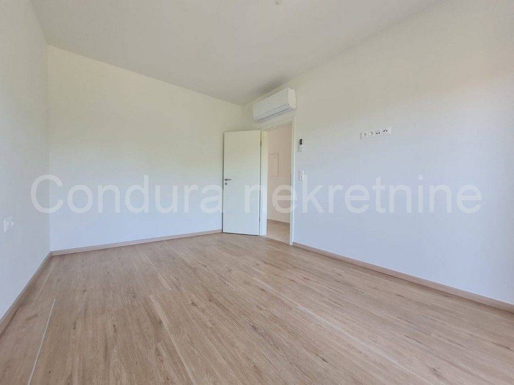 Apartman na moru, Prodaja, Vir, Vir