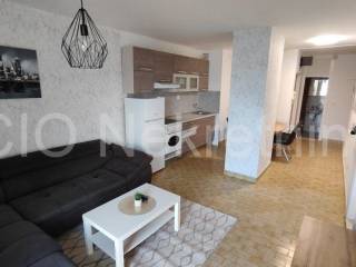 Stan u zgradi, Najam, Split, Split