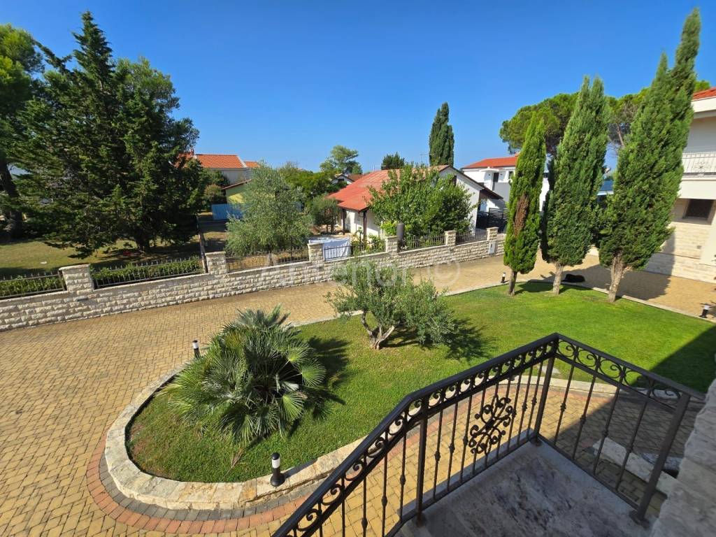Kuća na moru, Prodaja, Vrsi, Zukve