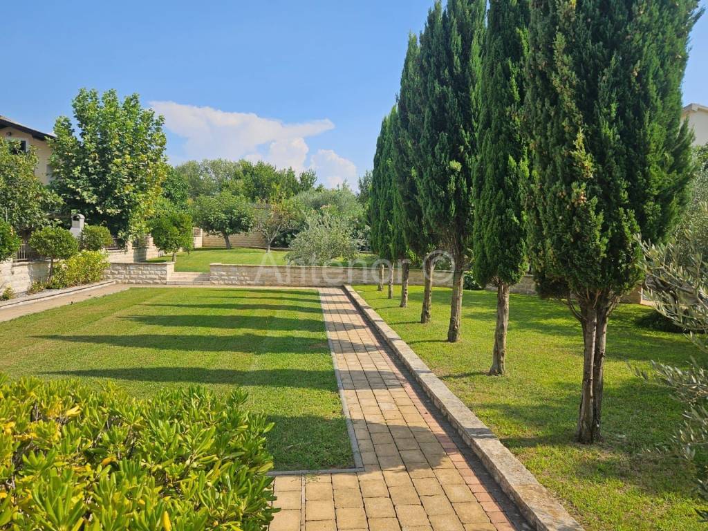 Kuća na moru, Prodaja, Vrsi, Zukve