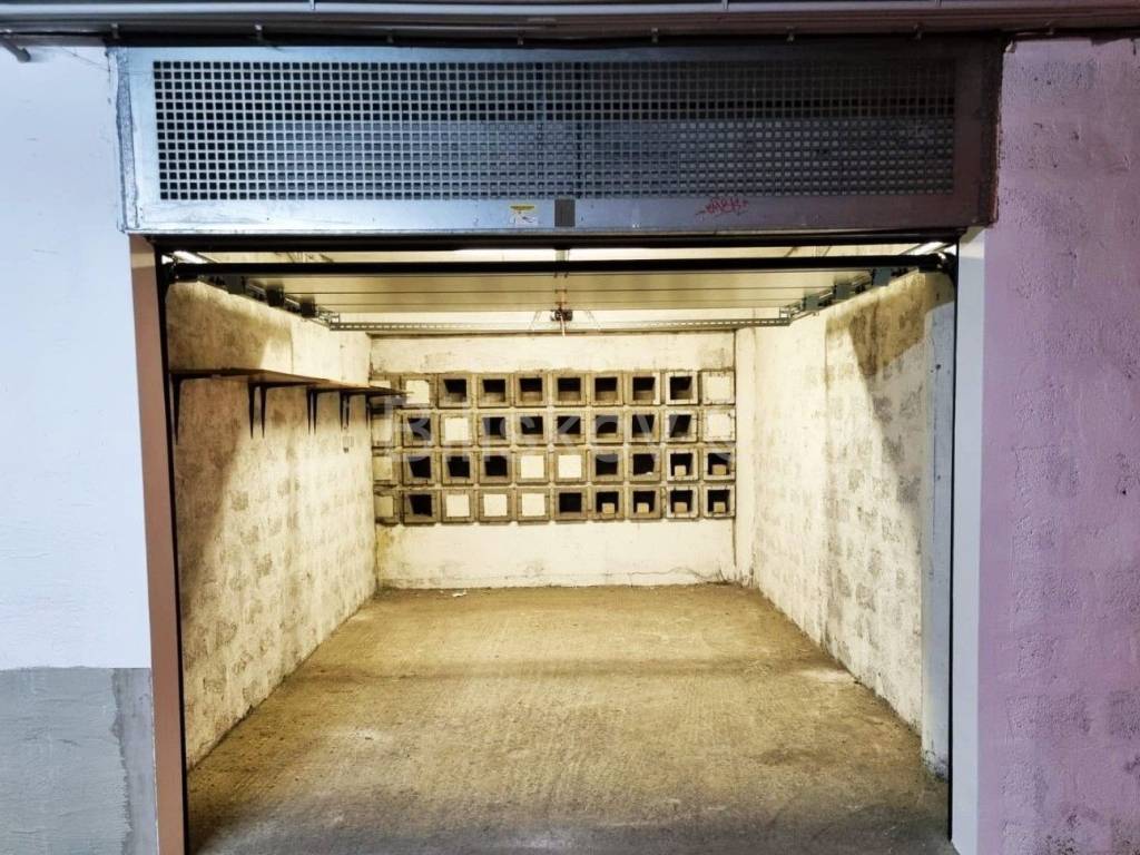 Unutrašnje garažno mjesto, Najam, Split, Split
