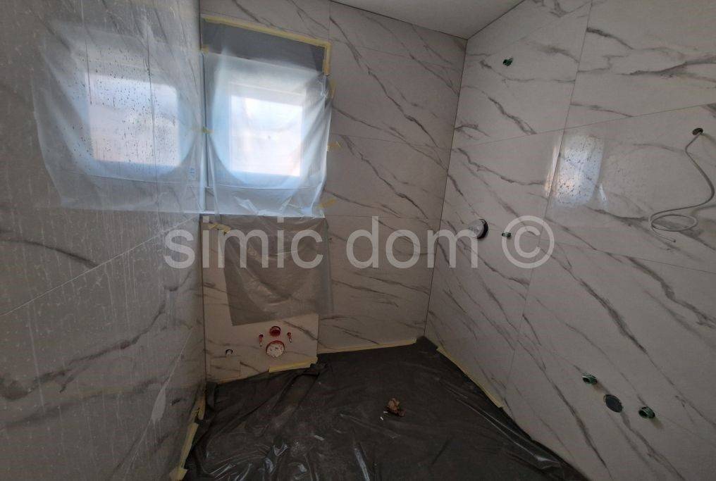 Apartman na moru, Prodaja, Okrug, Okrug Gornji