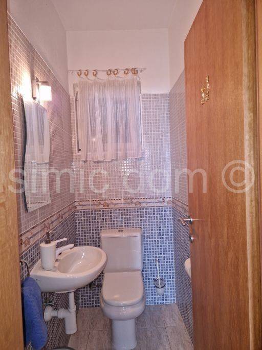 Apartmanska kuća, Prodaja, Sutivan, Sutivan