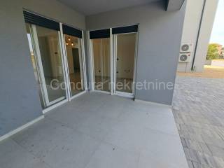 Apartman na moru, Prodaja, Nin, Nin