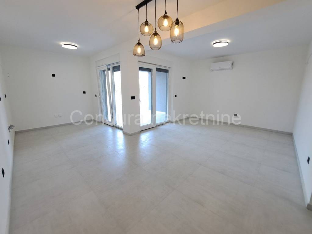 Apartman na moru, Prodaja, Nin, Nin