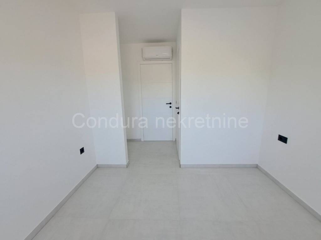 Apartman na moru, Prodaja, Nin, Nin