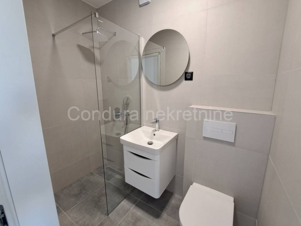 Apartman na moru, Prodaja, Nin, Nin