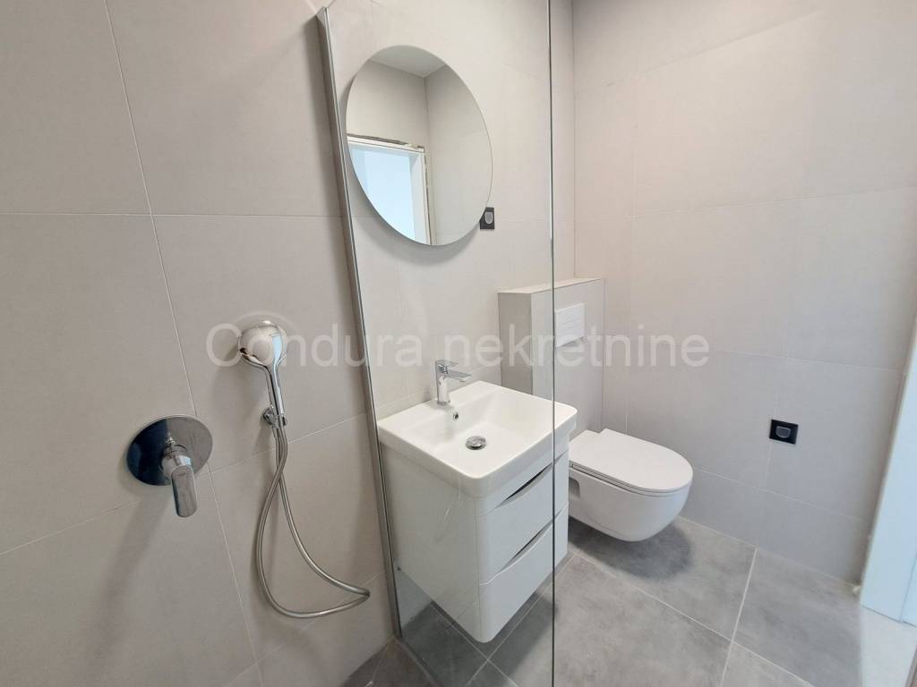 Apartman na moru, Prodaja, Nin, Nin