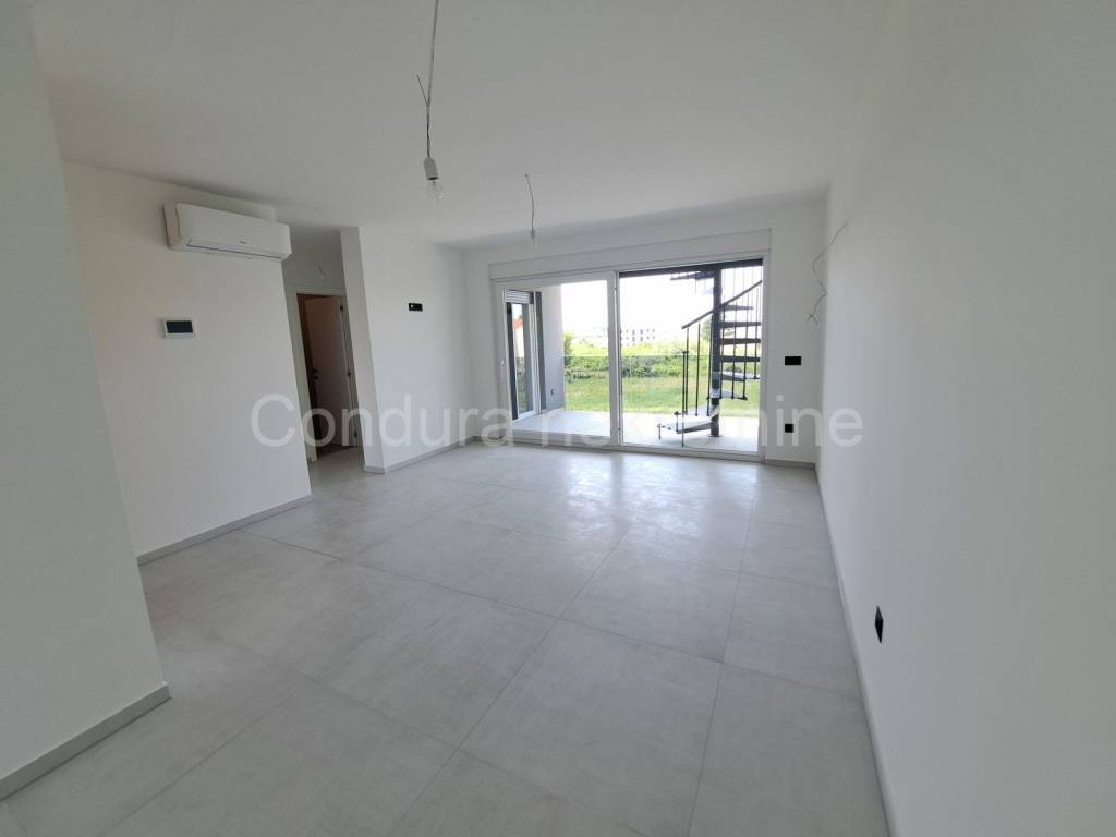 Apartman na moru, Prodaja, Nin, Nin