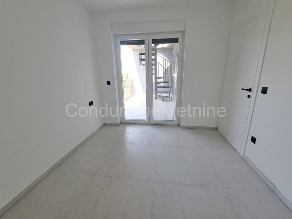 Apartman na moru, Prodaja, Nin, Nin