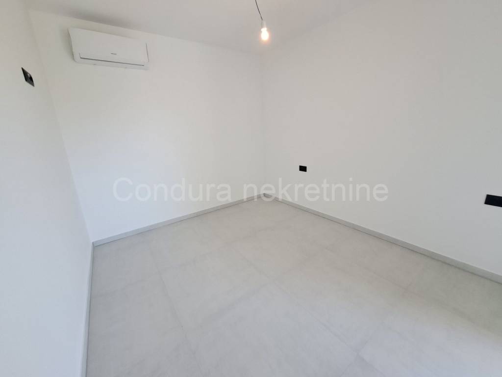 Apartman na moru, Prodaja, Nin, Nin